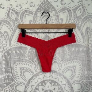 New $14 Victorias Secret Lace Lacie Stretch Thong Panty Body By Victoria OS OSFM